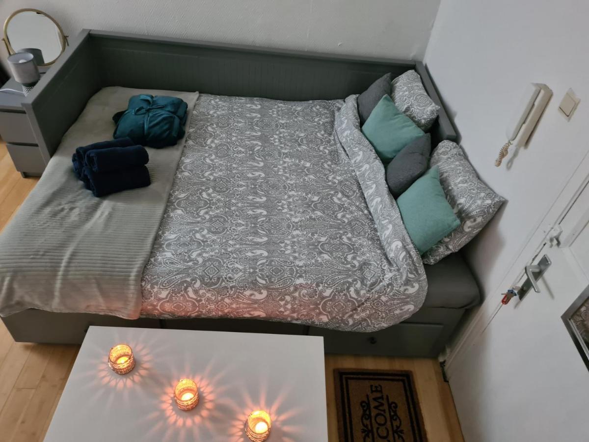 Cosy 1 & 2 Parking Et Wifi Gratuits Apartment Charleroi Bagian luar foto